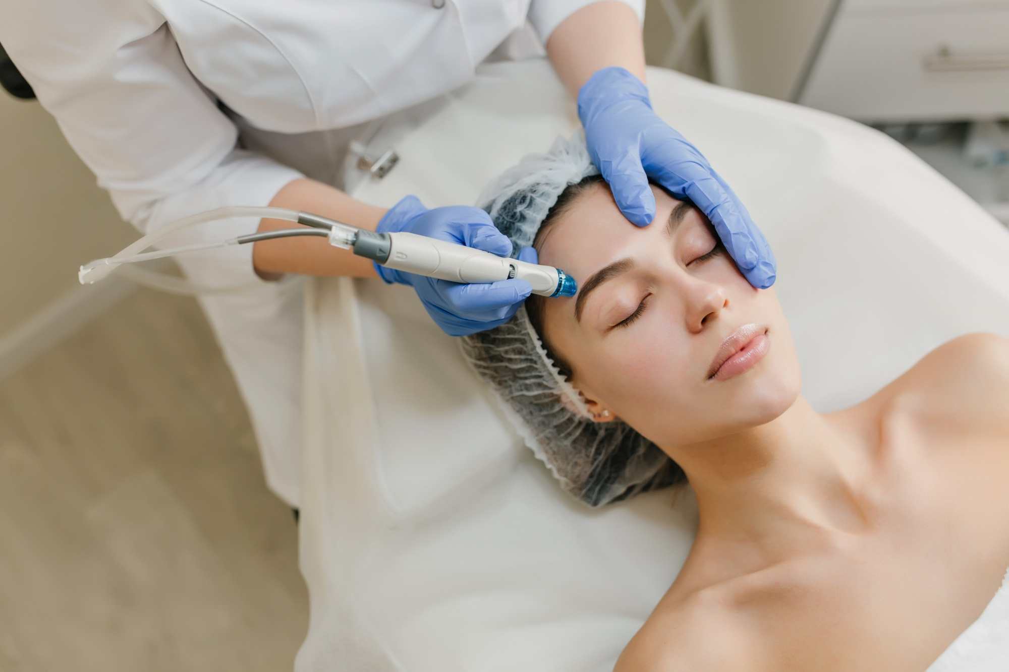 8 Treatment untuk Mencerahkan Wajah Agar Lebih Glowing