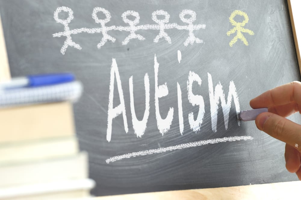 Ciri-ciri Autisme pada Anak Mulai dari Bayi Sampai Usia Balita