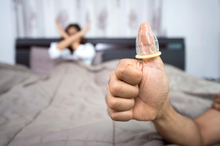 seks tanpa kondom