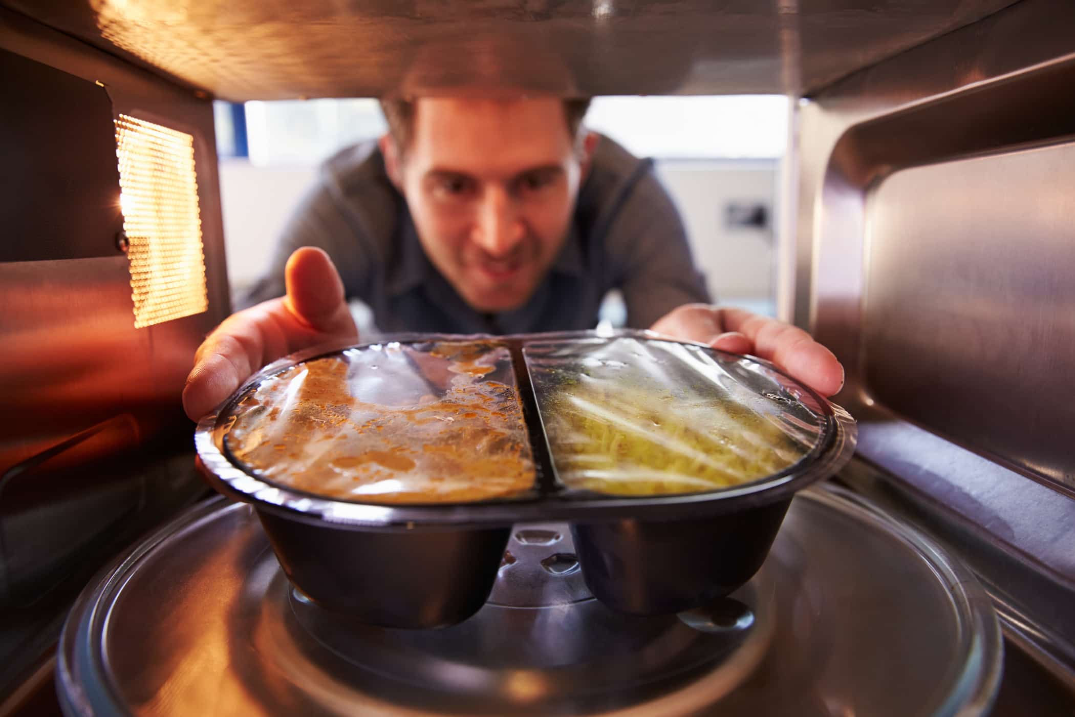 9 Fungsi Oven Microwave selain Menghangatkan Makanan