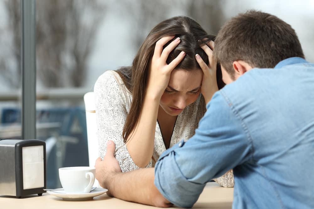10 Hal yang Bisa Dilakukan saat Menghadapi Pasangan Depresi