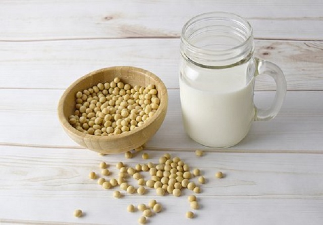 15 Manfaat Minum Susu Kedelai yang Kaya Protein