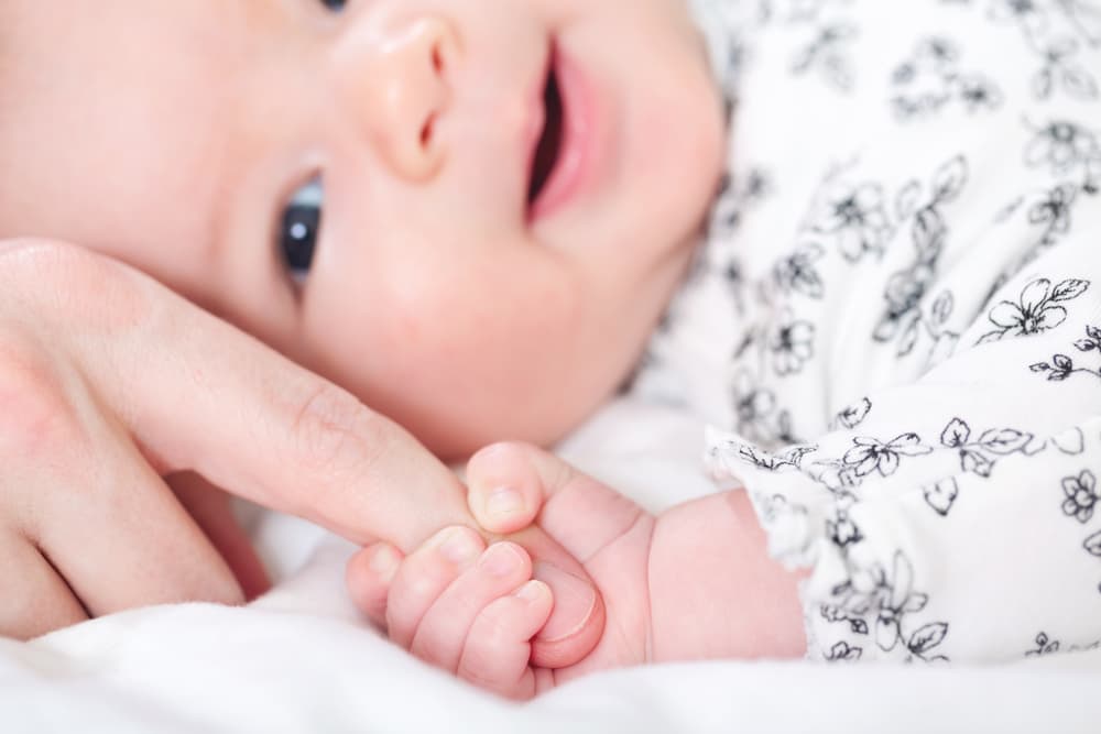 7 Refleks yang Biasanya Dimiliki Bayi Baru Lahir