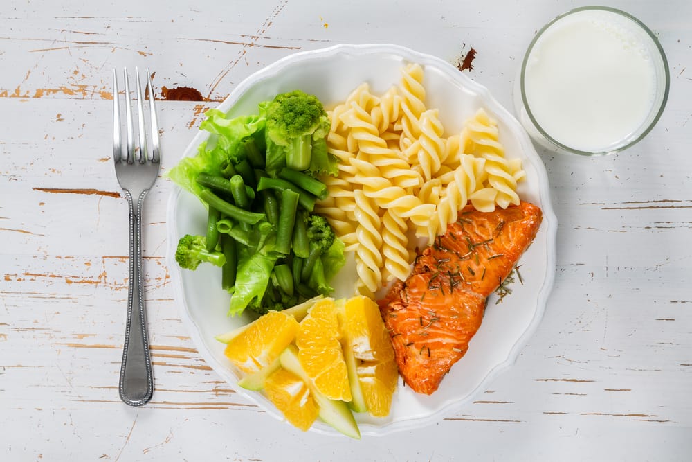 7 Cara Mengurangi Porsi Makan tanpa Bikin Lapar