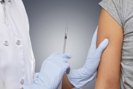 10 Jenis Vaksin yang Diperlukan Orang Dewasa dan Jadwal Pemberiannya