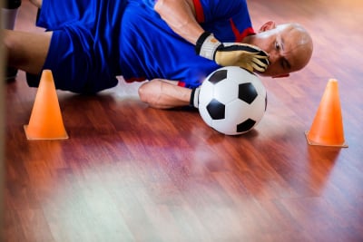 latihan menangkap bola kiper