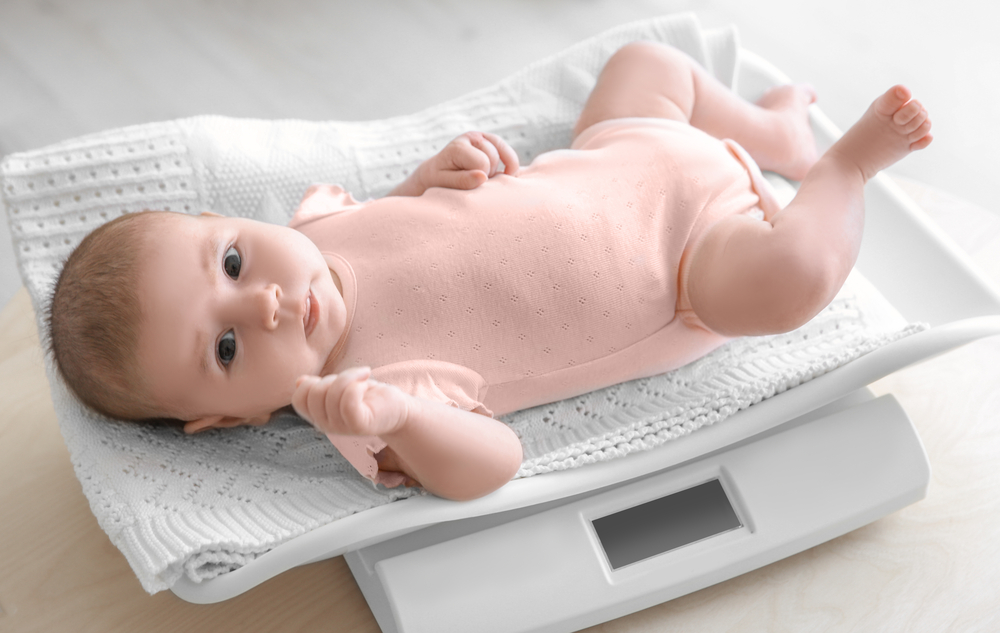 Tahapan Pertumbuhan Bayi yang Ideal di Usia 0-11 Bulan