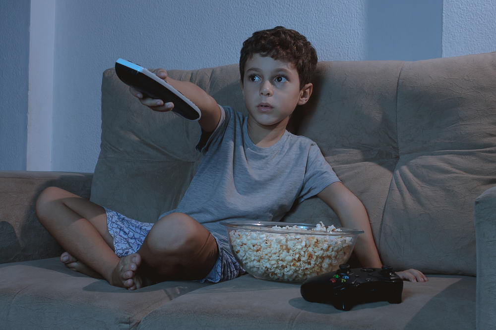 Awas! Terlalu Sering Nonton Film Sadis Tumbuhkan Sifat Psikopatik Pada Anak