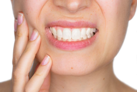 Kenapa Sebaiknya Jangan Cabut Gigi Dulu Saat Menstruasi
