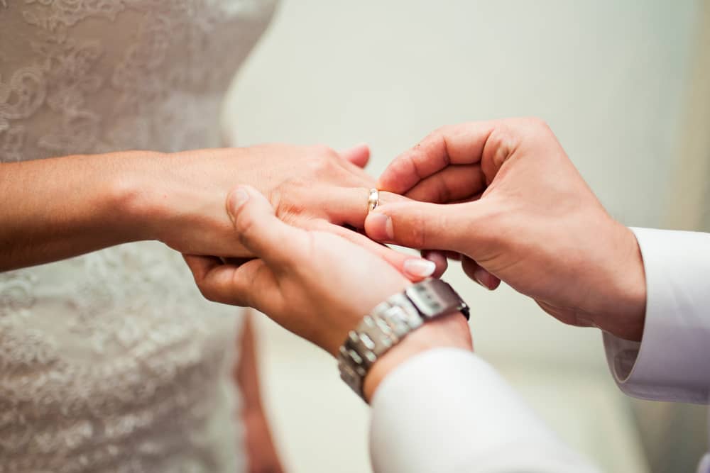 3 Alasan Menikah yang Salah, Bisa Bikin Pernikahan Kurang Harmonis