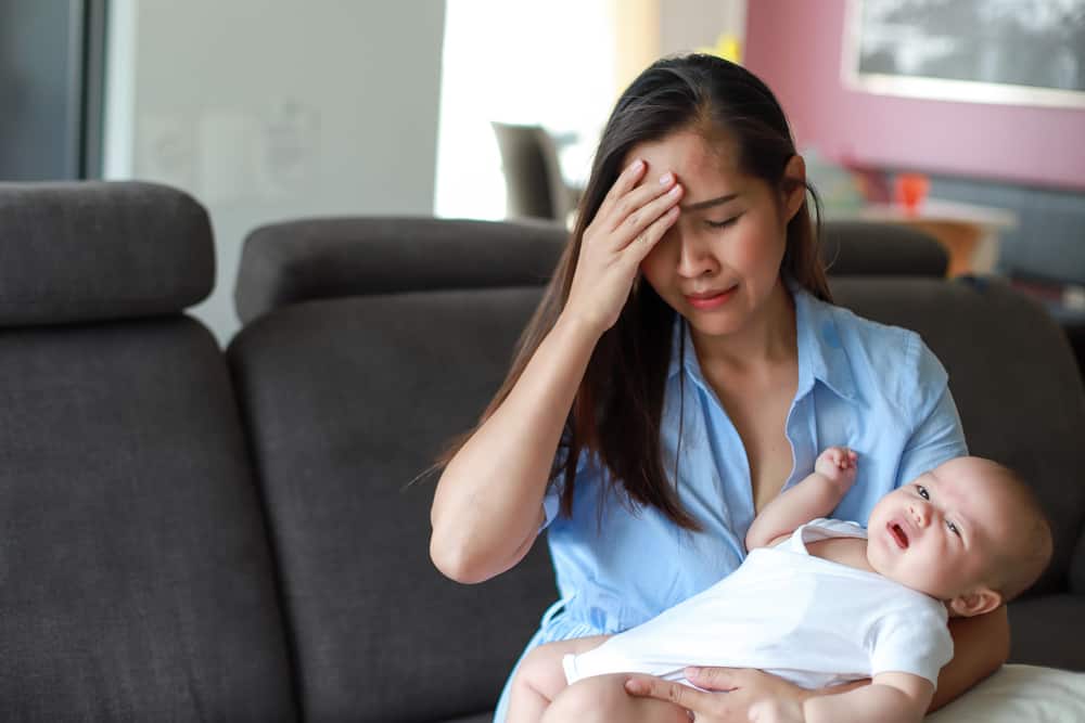 Baby Blues Jangan Dibiarkan! Berikut Cara yang Bisa Ayah dan Ibu Lakukan untuk Mengatasinya