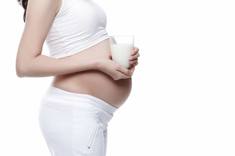 Benarkah Kulit Bayi Bisa Putih Kalau Ibu Rajin Minum Susu Kedelai Saat Hamil?