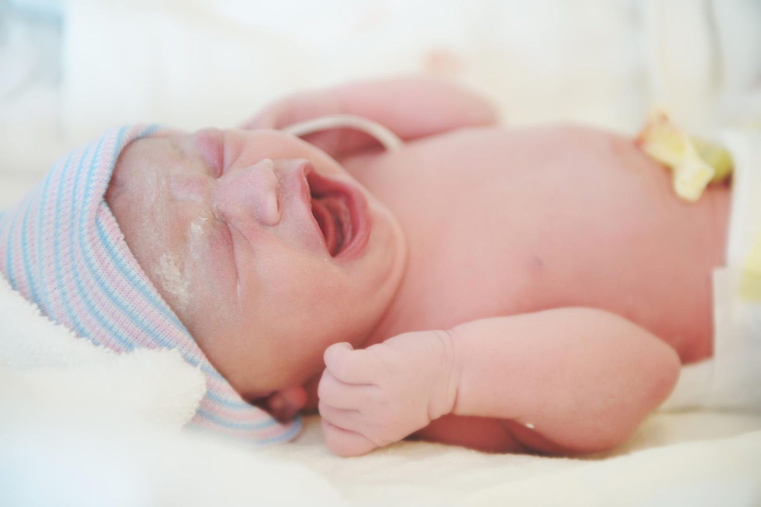 Berbagai Masalah Kulit Pada Bayi Baru Lahir (dari Jerawat Hingga Komedo)