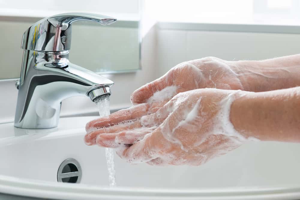 cuci tangan setelah dari toilet