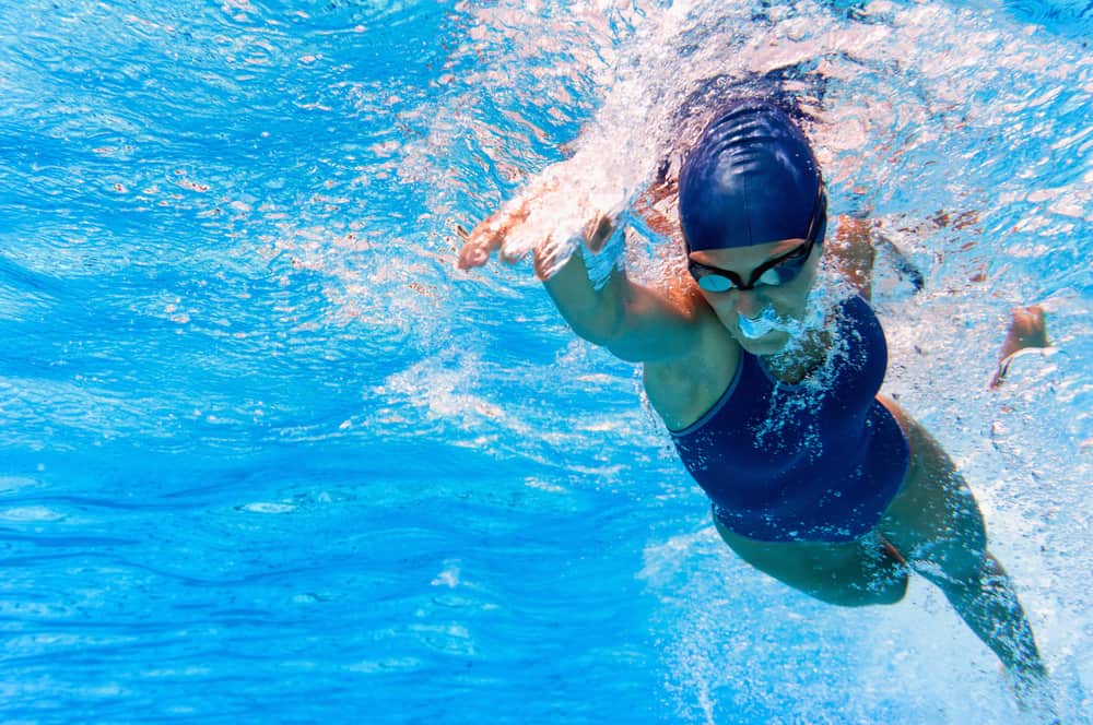 Apakah Bisa Menurunkan Berat Badan dengan Berenang?