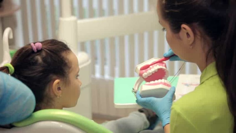 anak periksa gigi ke dokter