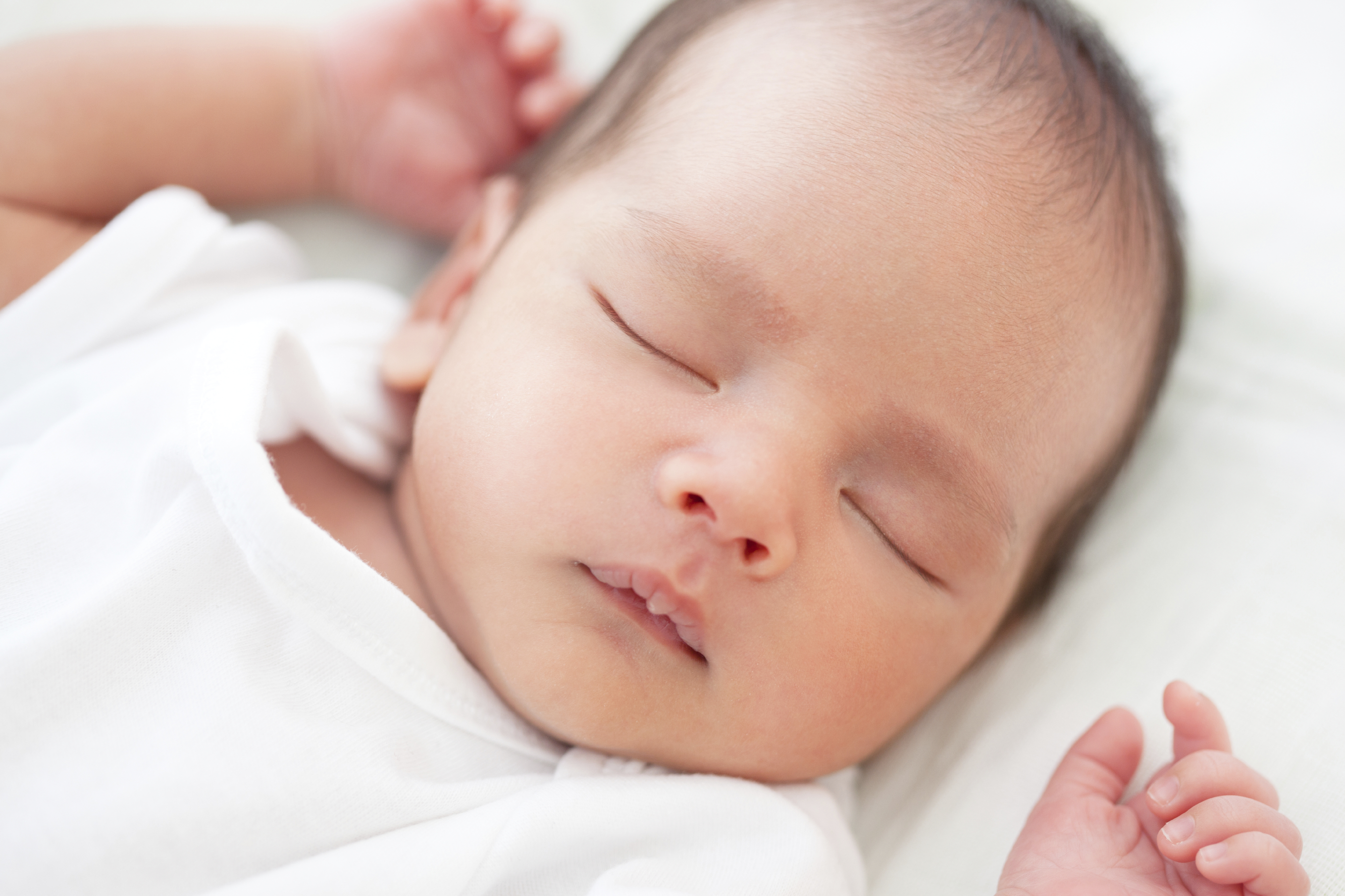 Kenapa Kulit Bayi Kering dan Bersisik? Bagaimana Mengatasinya?