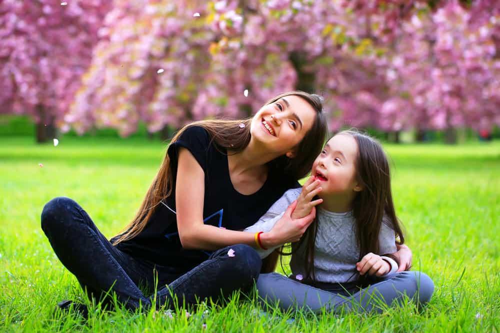 Membesarkan Anak Dengan Down Syndrome Agar Bisa Tumbuh Mandiri