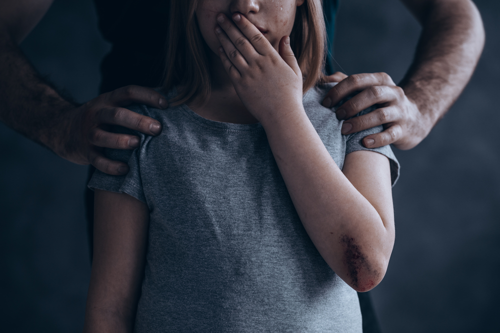 Kenali Tanda-Tanda Kekerasan & Pelecehan Seksual pada Anak