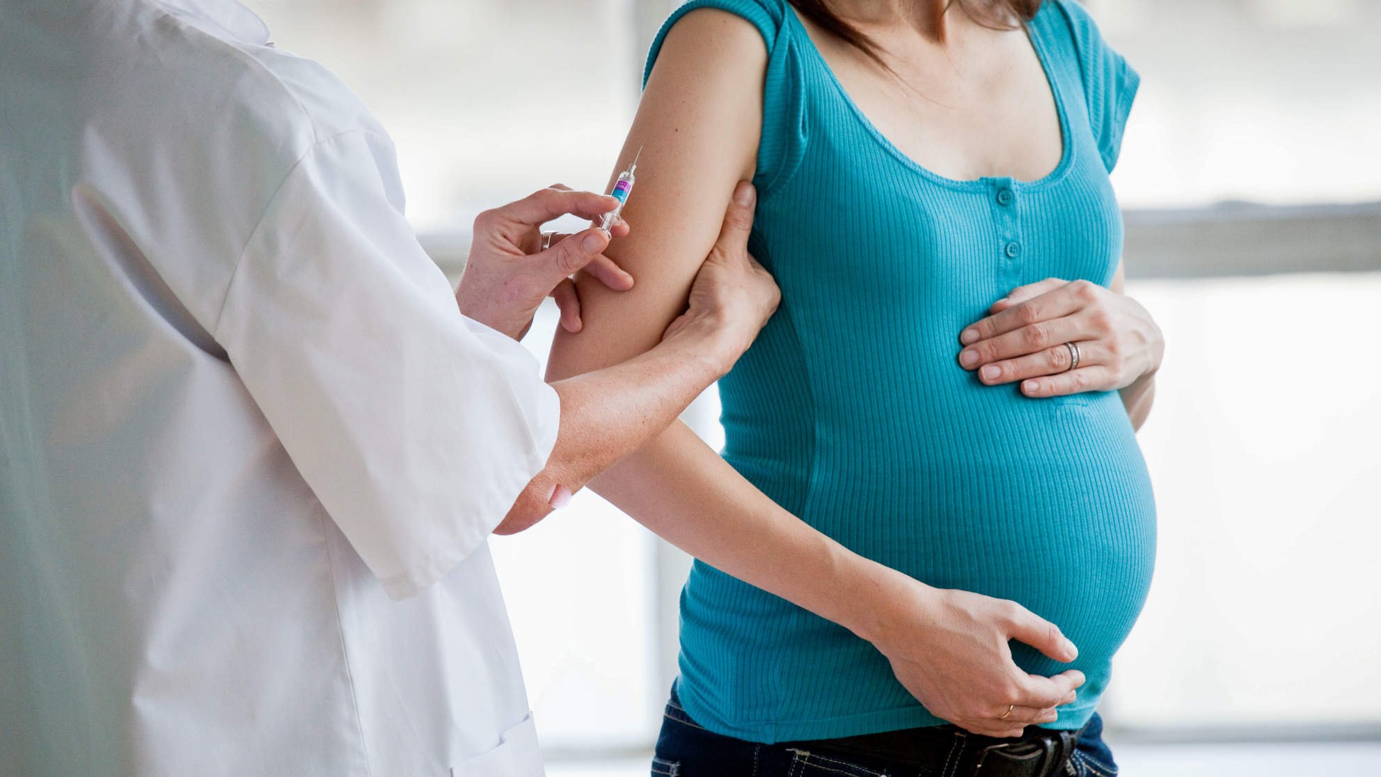 Apakah Aman Jika Harus Imunisasi Saat Hamil?