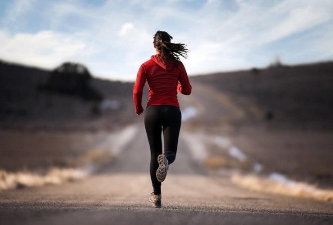 Antara Lari dan Plank, Mana yang Paling Banyak Bakar Kalori?