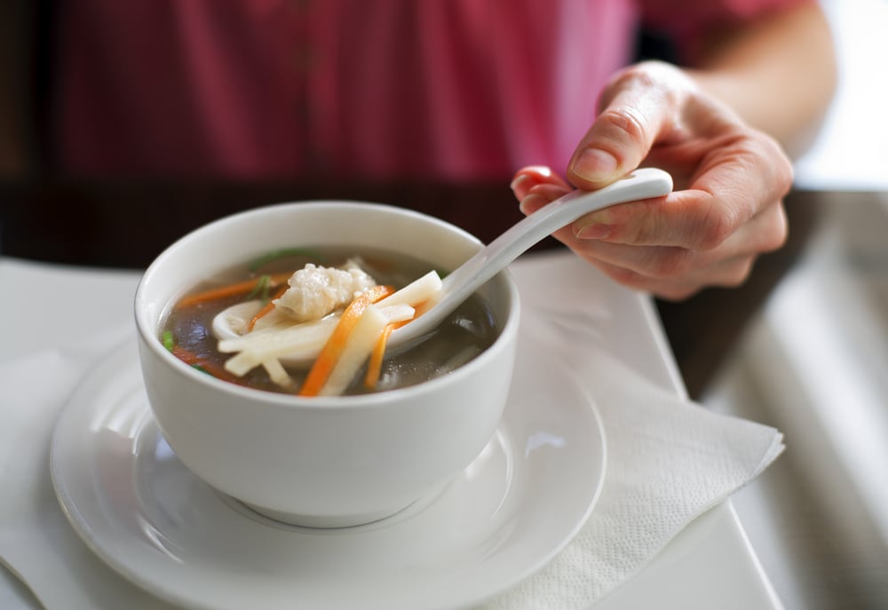 Makanan untuk Atasi Radang Tenggorokan, Sekaligus yang Perlu Dihindari