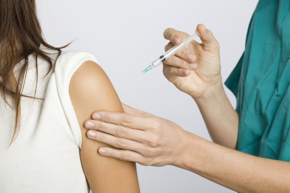Berbagai Vaksin yang Anda Butuhkan Sebelum Berangkat ke Luar Negeri
