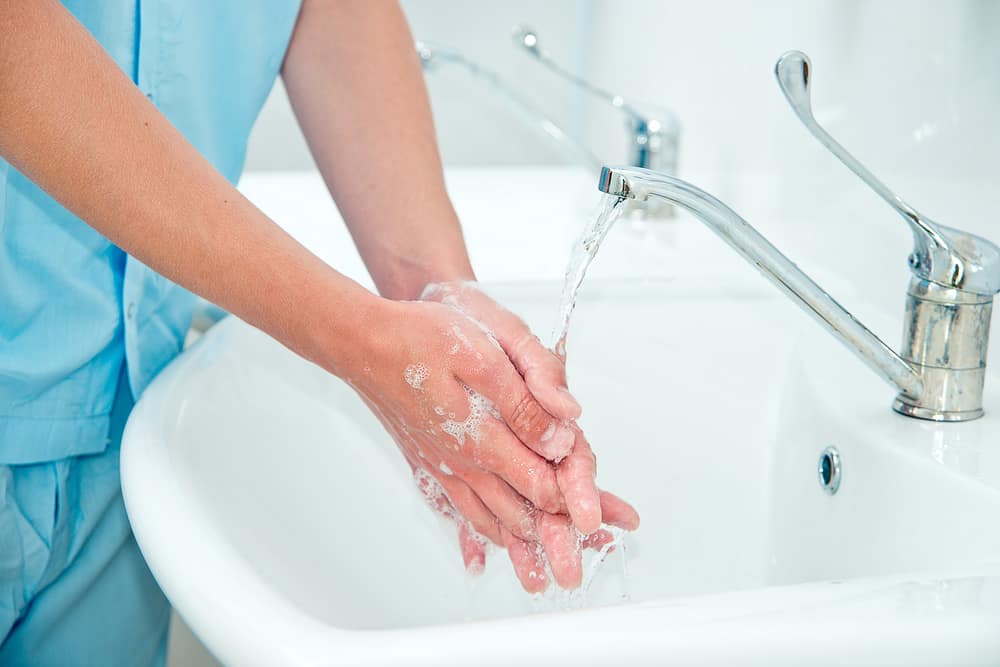 mencuci tangan cara mencegah cacar air