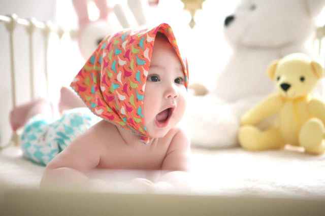 cara-memilih-produk-perawatan-kulit-bayi-sensitif