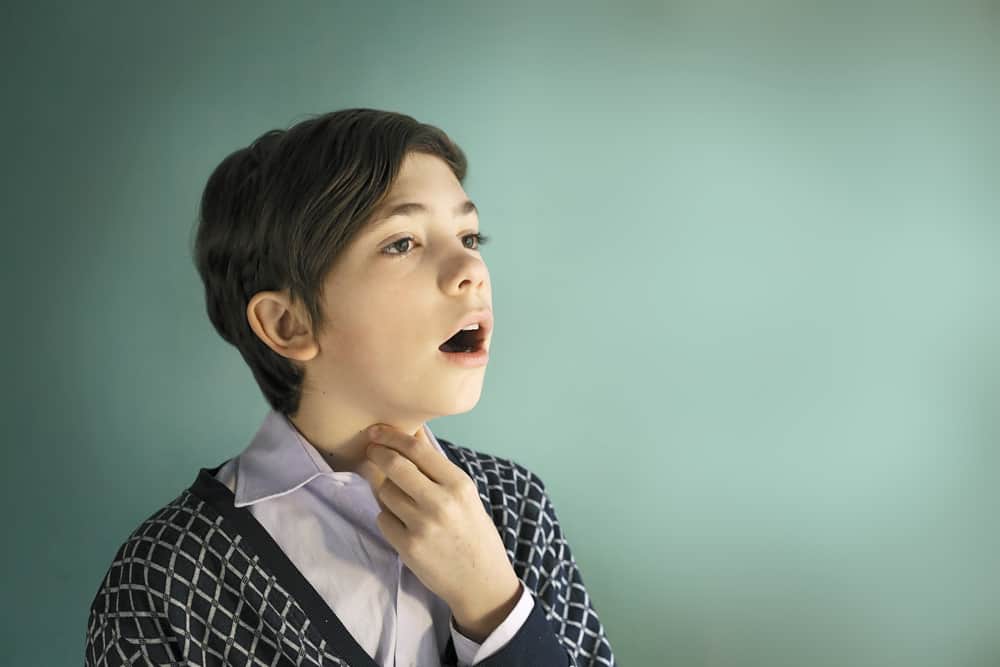 Kenapa Suara Anak Laki-laki Berubah Jadi Lebih Berat Saat Puber?
