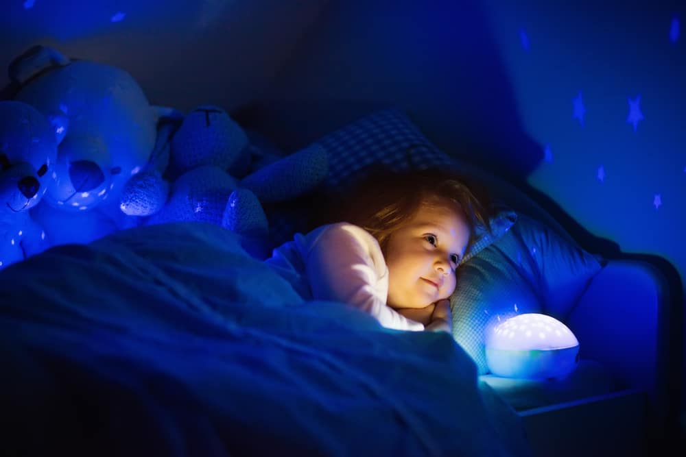 Benarkah Lampu Tidur dengan Cahaya Biru Membuat Tidur Lebih Nyenyak?