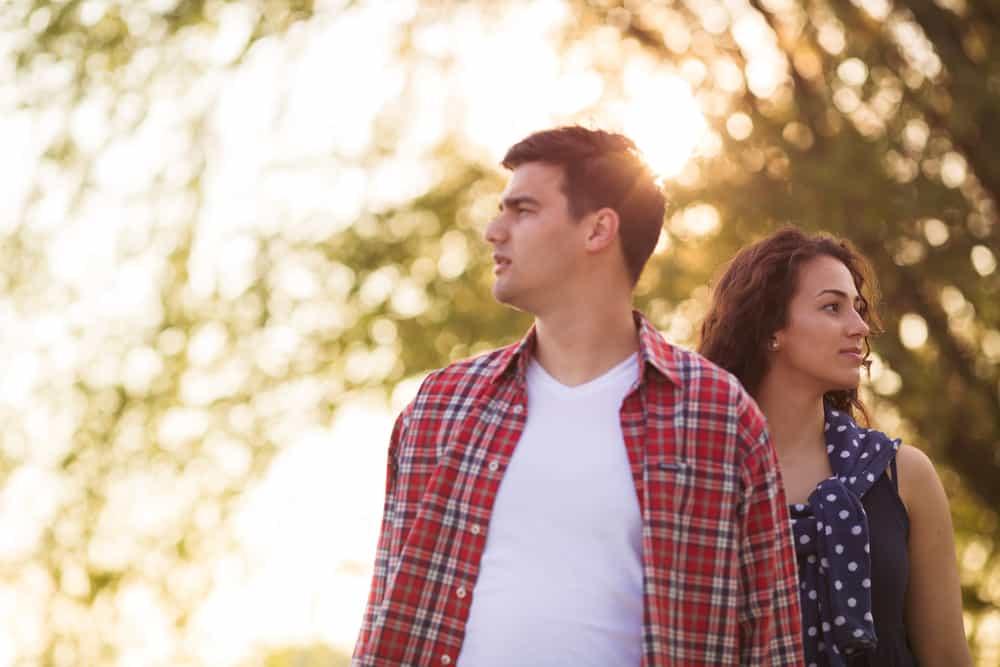 Benarkah Jatuh Cinta Bisa Bikin Bodoh? Ini Penjelasan Ilmiahnya