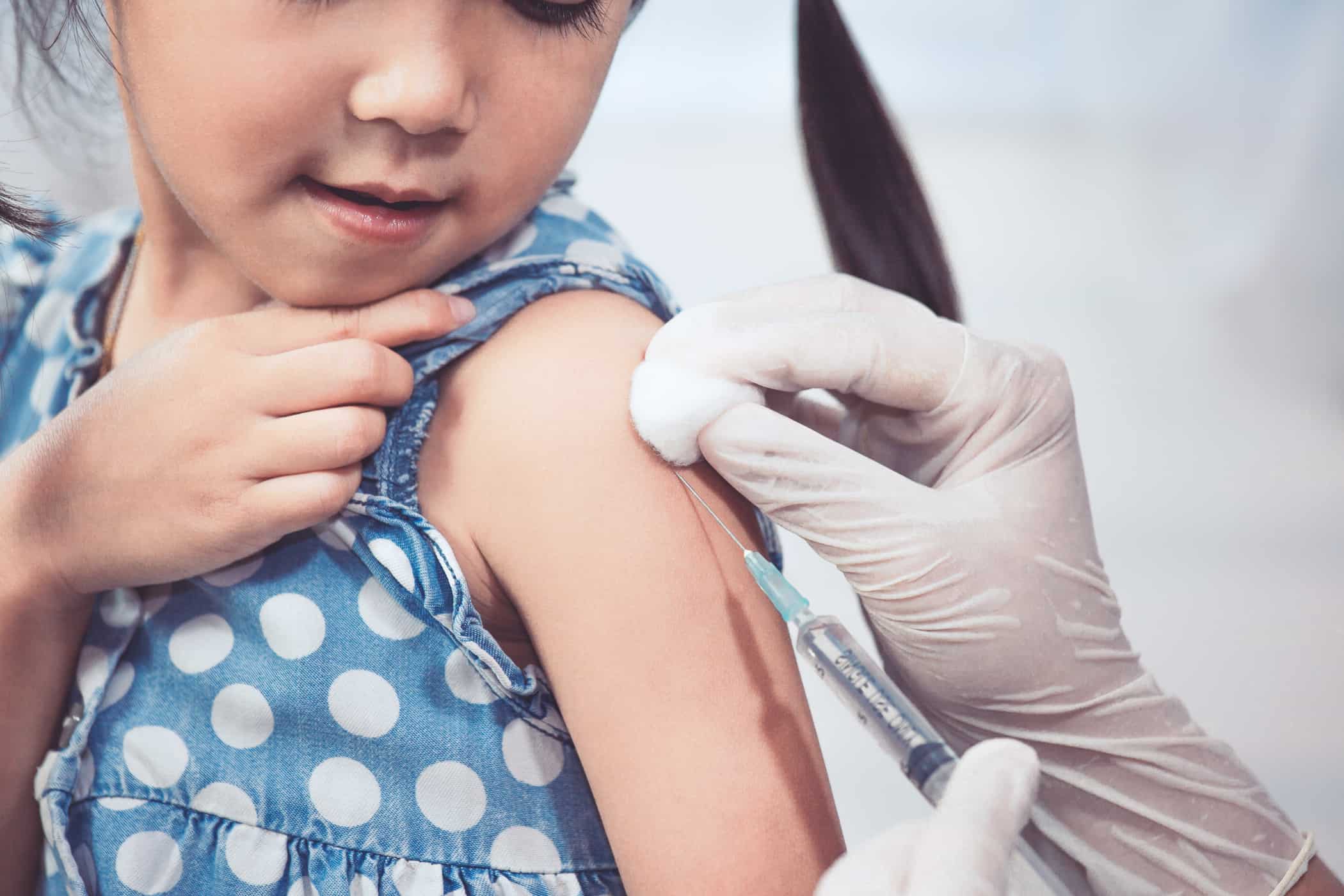 Apa Itu Vaksin Japanese Encephalitis dan Perlukah Diberikan pada Anak?