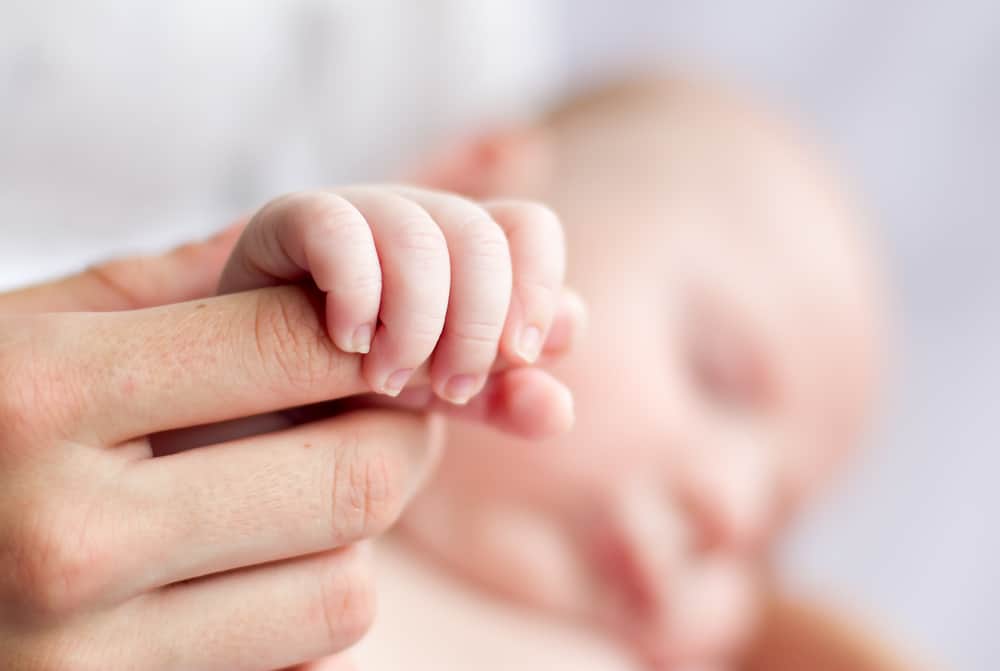 Ligasi Jahitan, Teknik Baru Memperbaiki Kelebihan Jari (Polidaktili) Pada Bayi Baru Lahir
