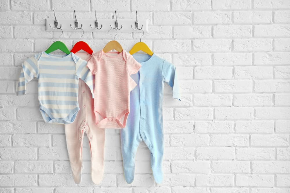 Perlukah Mencuci Baju Bayi Pakai Detergen Khusus?