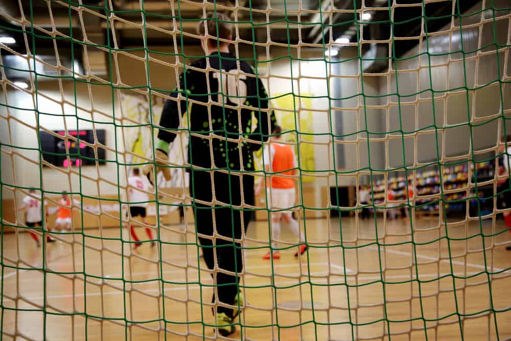6 Perlengkapan Kiper Futsal yang Mesti Digunakan Saat Bertanding Supaya Tak Cedera