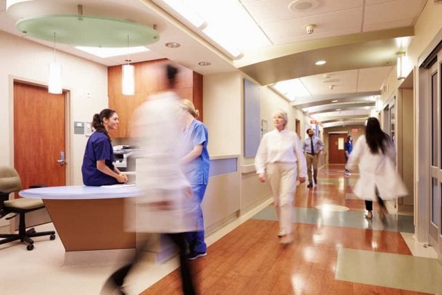 Tips Agar Tak Tertular Penyakit Ketika Berkunjung ke Rumah Sakit