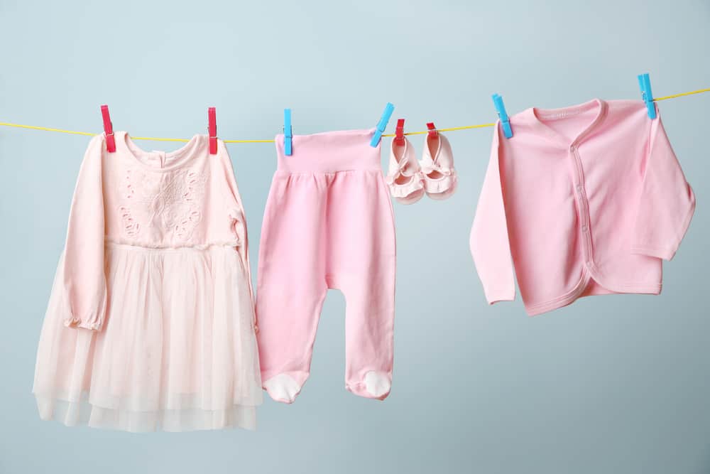 Panduan Tepat Mencuci Baju Bayi Supaya Bersih, Tidak Cepat Rusak, dan Aman Bagi Kulitnya