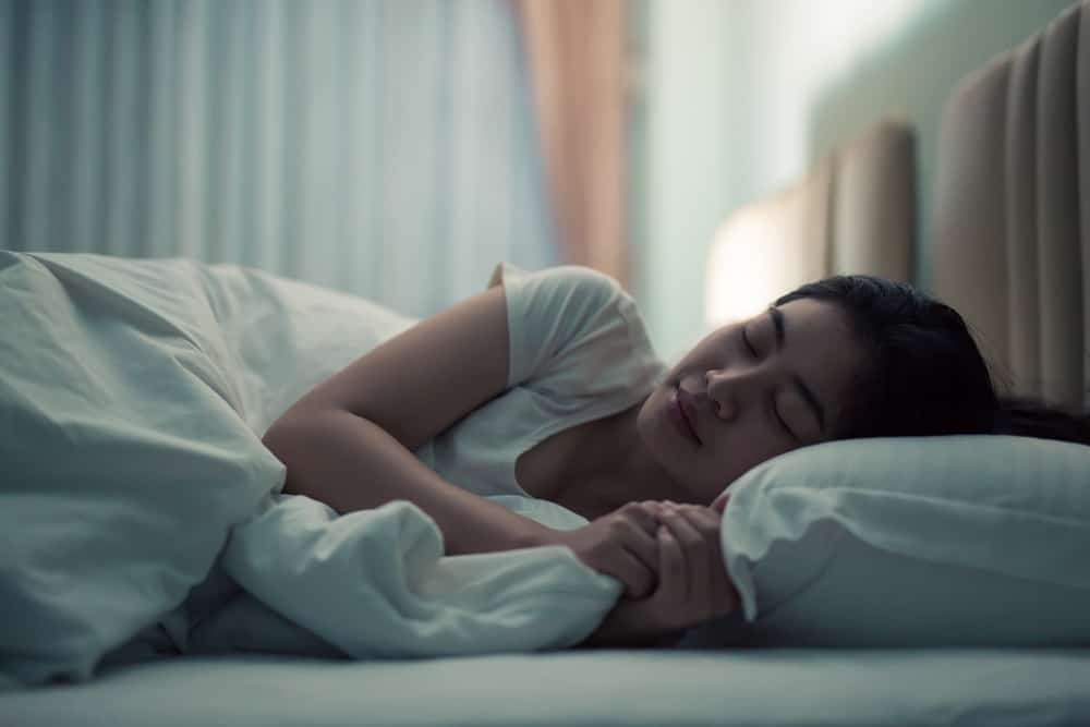 Menurut Penelitian, Ini Suhu Kamar Terbaik untuk Tidur Lebih Nyenyak