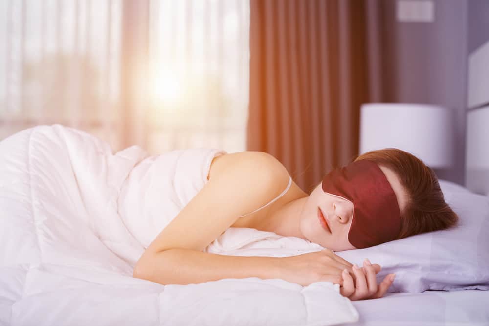 Perlukah Pakai Penutup Mata untuk Tidur? Ini Jawaban Para Ahli