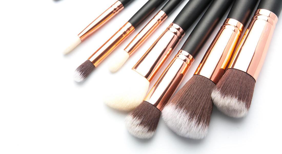 Jangan Malas Bersihkan Kuas Makeup. Caranya Mudah, Kok!