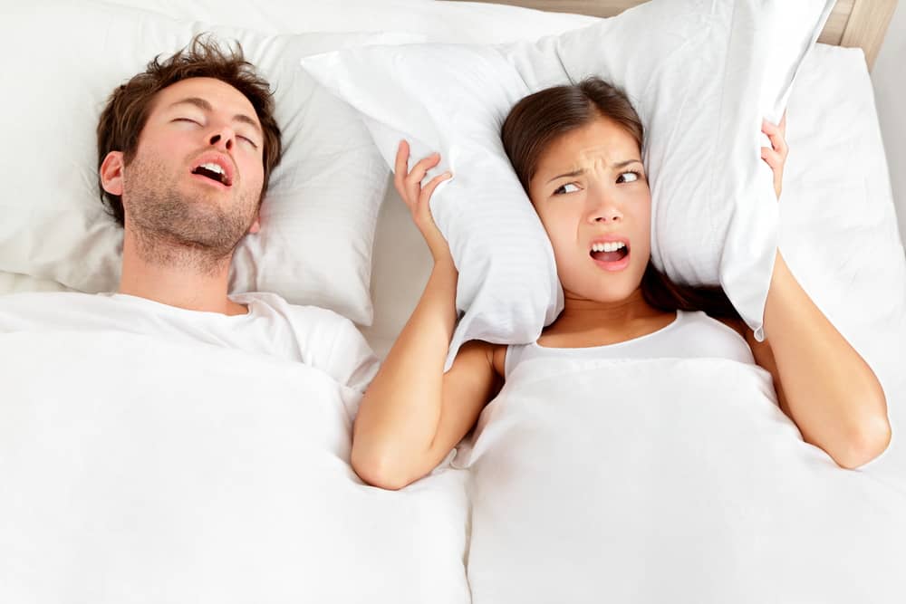 10 Cara Menghentikan Orang yang Ngorok Saat Tidur