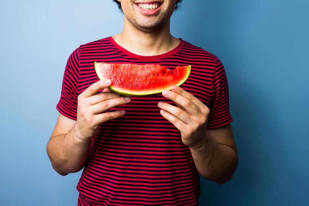 Apa Benar Makan Semangka Bisa Mengobati Impotensi?