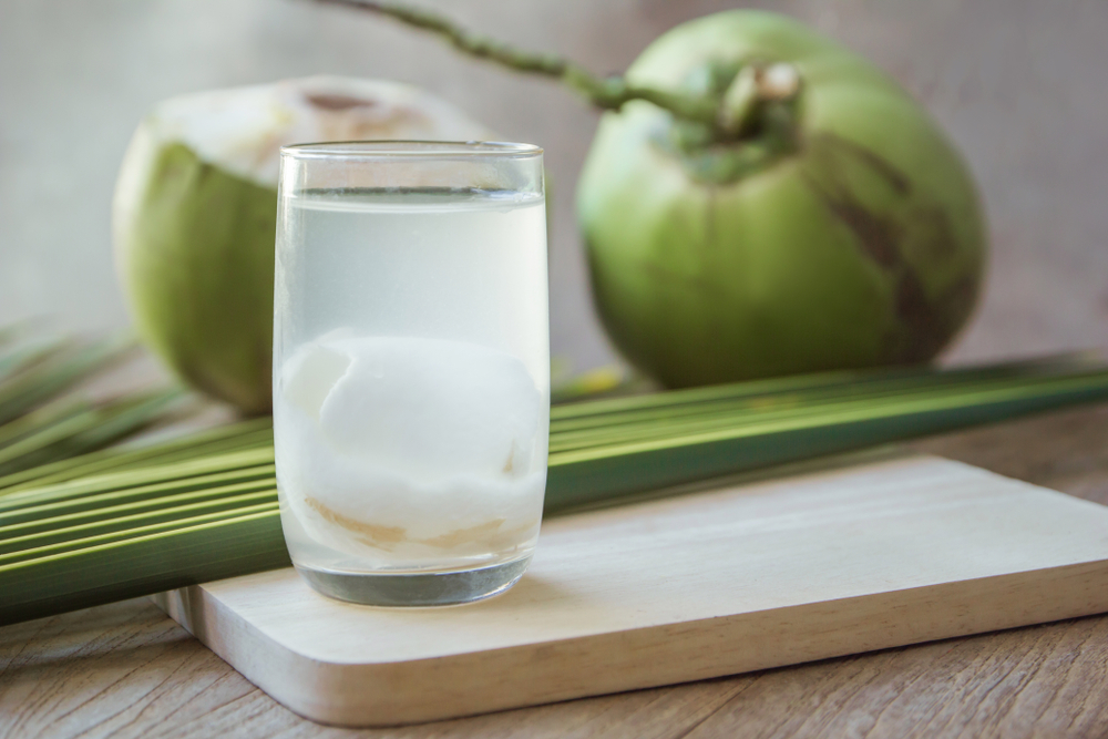 Minum Air Kelapa di Pagi Hari, Inilah 4 Manfaatnya