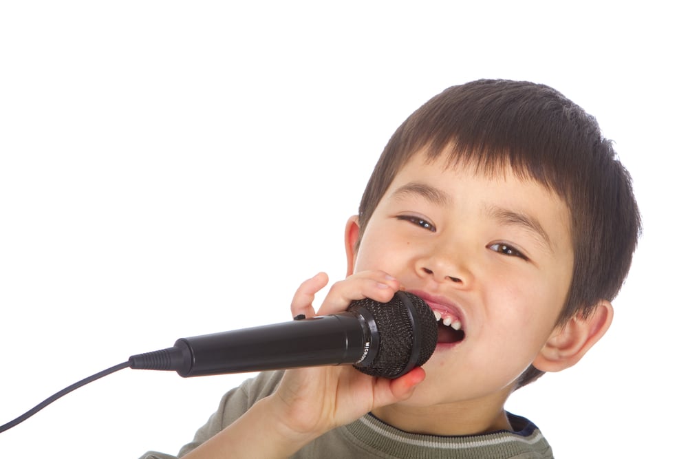 anak bernyanyi
