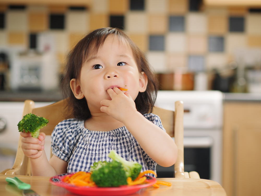 4 Langkah Cerdas Mengenalkan Sayuran Pada Anak Sejak Dini