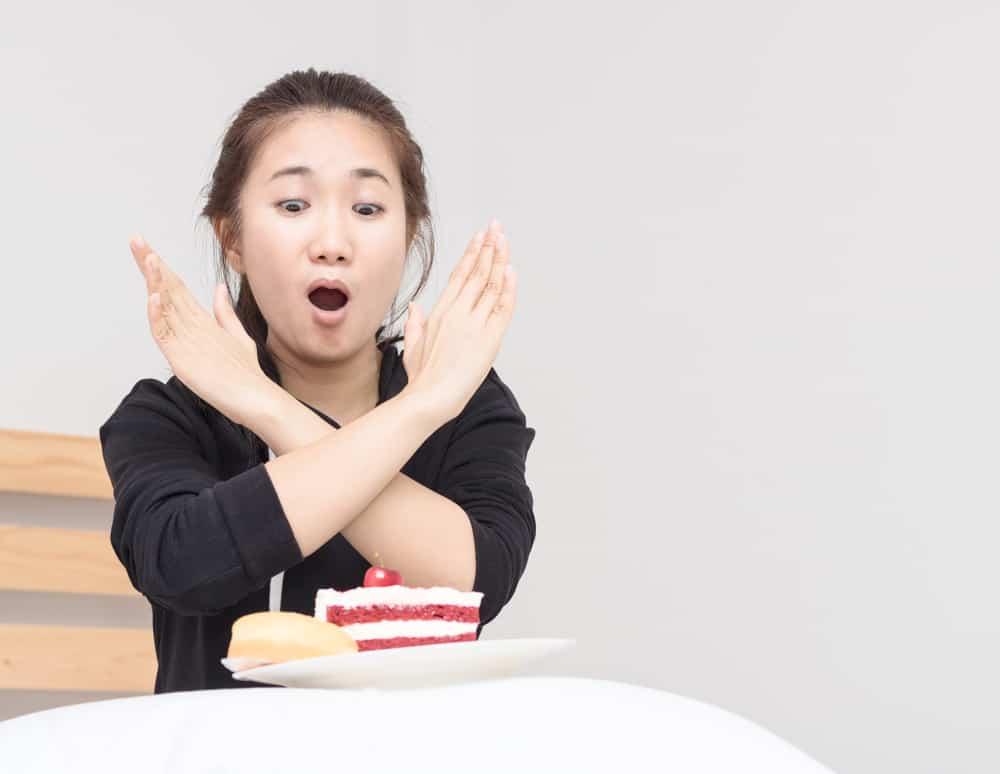 5 Cara Cerdas Supaya Tetap Bisa Kurangi Makan Makanan Manis Saat Puasa