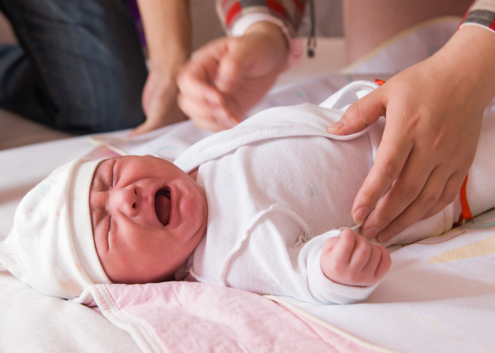 Kenapa Bayi Sering Menangis Saat Sore Menjelang Maghrib?