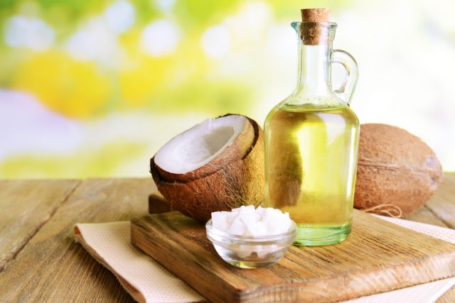 khasiat minyak kelapa lemak untuk bayi