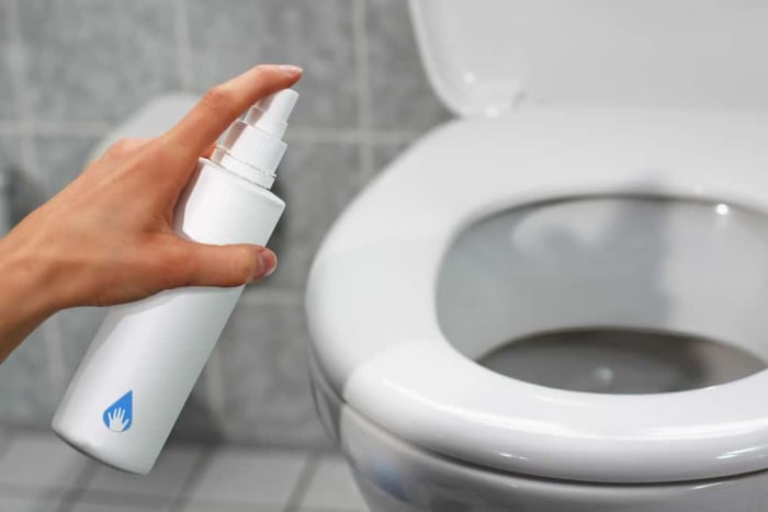 dudukan toilet umum